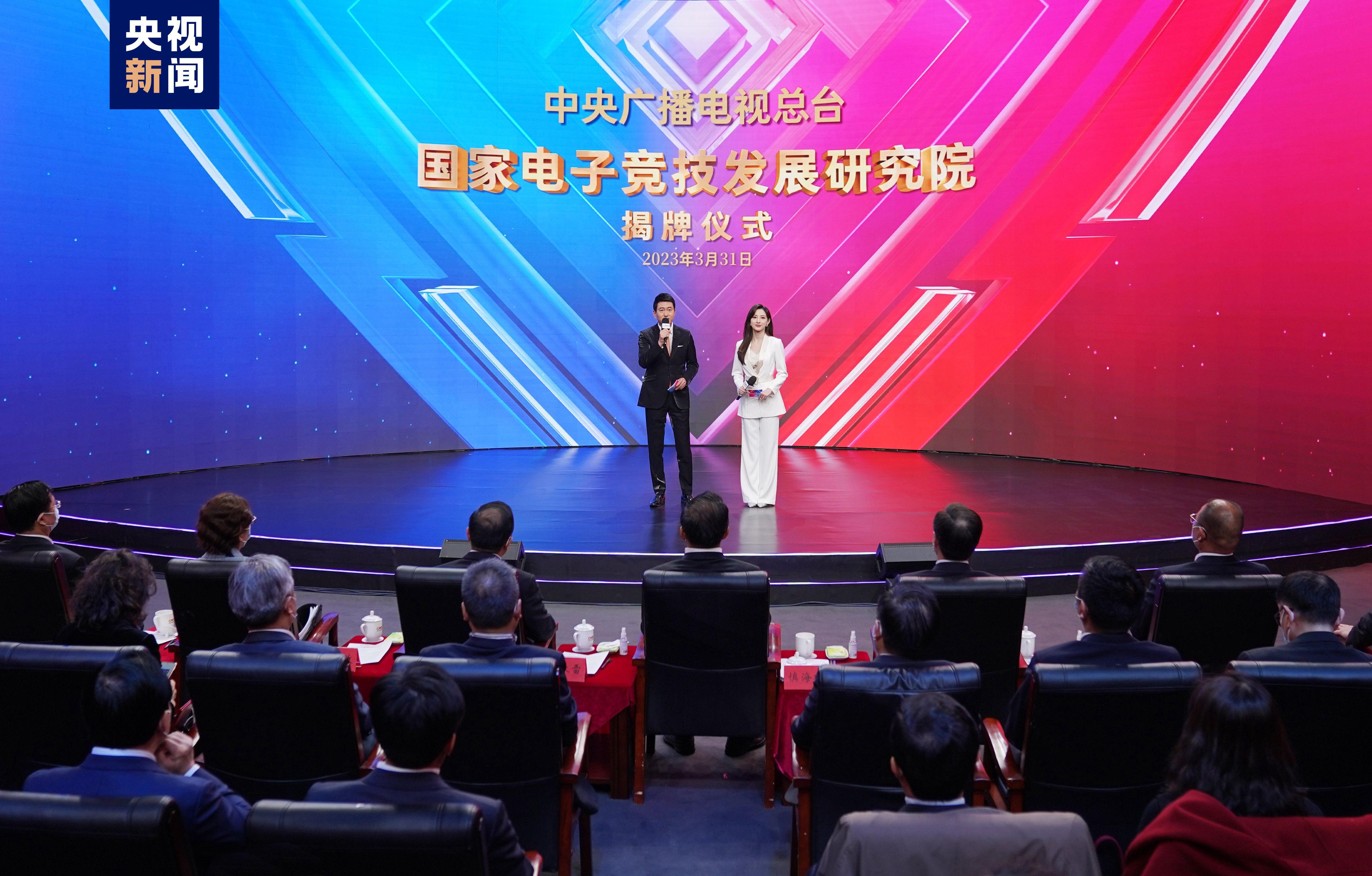 游戏原画师很累嘛